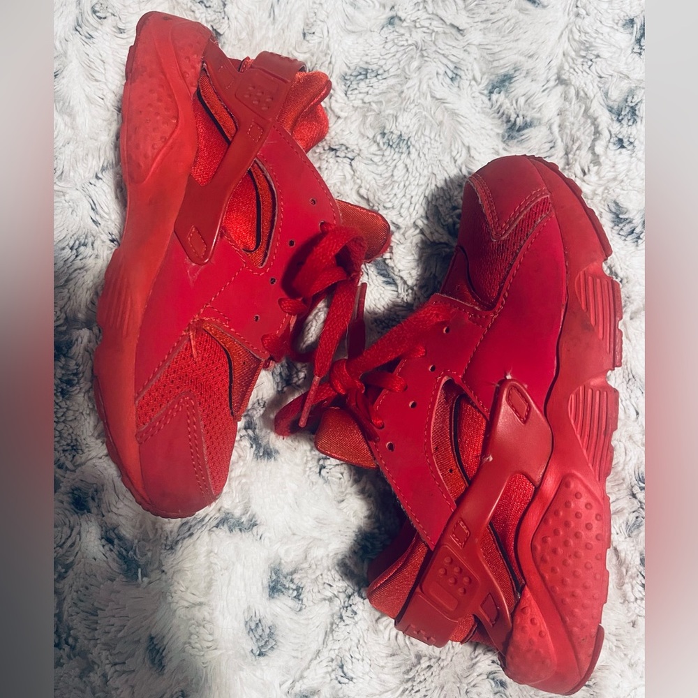 Red Nike Huarache Like New